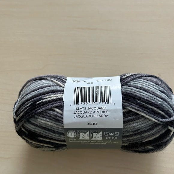 Handmade fingerless mittens - Picture 5 of 5